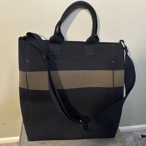 Rothy’s the carry all tote. No longer available in Navy and taupe. NWT